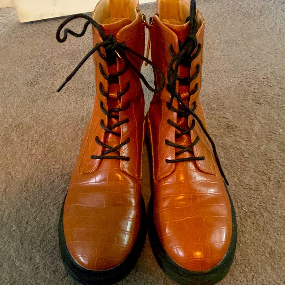 Women’s combat boots Dr. marten style